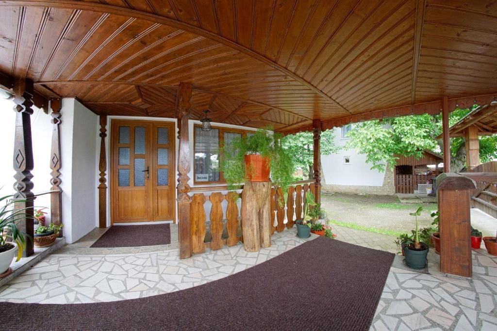 Гостевой дом Pensiunea Casa Bianca Bucovina Вама-49
